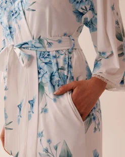 la Vie en Rose The Peachy Dream Collection></noscript>Hydrangea Print Super Soft Kimono Blue Hydrangea Garden