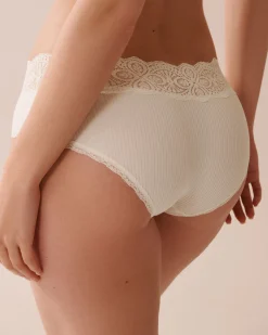 la Vie en Rose Hiphugger>Lace Trim Ribbed Hiphugger Panty White