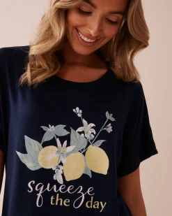 la Vie en Rose The Peachy Dream Collection|Tops></noscript>Lemon Print Super Soft Loose Fit T-shirt Navy Blue