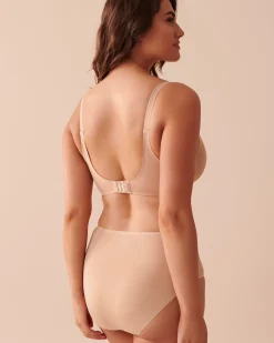 la Vie en Rose T-shirt Bras|Full Coverage></noscript>Lightly Lined Sleek Back Bra Latte