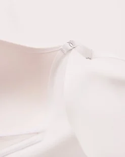 la Vie en Rose T-shirt Bras|Sleek Back></noscript>Lightly Lined Wireless Sleek Back Bra White