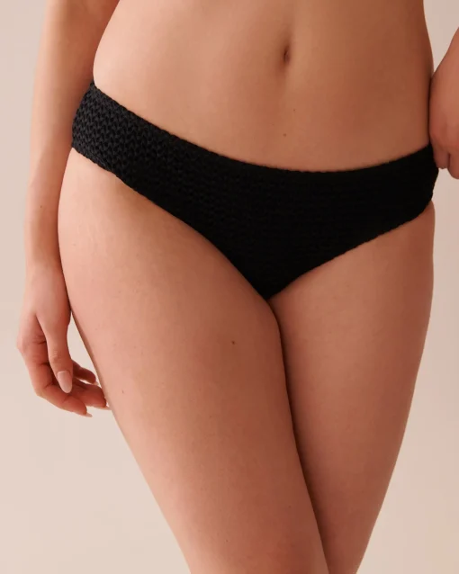 la Vie en Rose Always So Chic|Texture Play>SOLID Crochet Cheeky Bikini Bottom Black