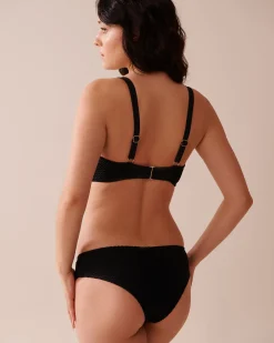 la Vie en Rose Always So Chic|Texture Play>SOLID Crochet D Cup Triangle Bikini Top Black